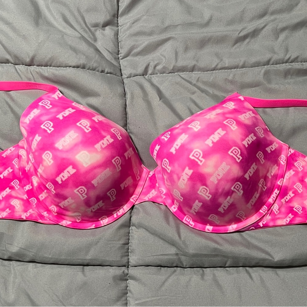 Victoria’s Secret Pink wear everywhere t-shirt bra 36DDD